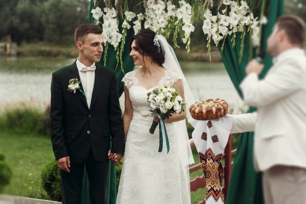 para młoda, ślub plenerowy