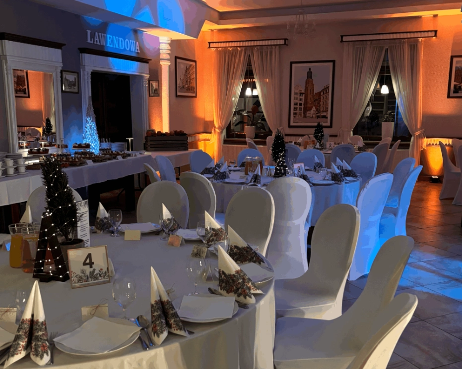 wystrój sali na wigilię pracowniczą - Stara Garbarnia